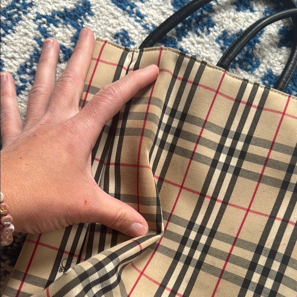 Burberry - Picture 12 of 14